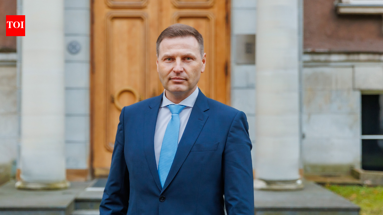 Estonia minister quits after &euro;70-million Ukraine shell deal involving Indian firm